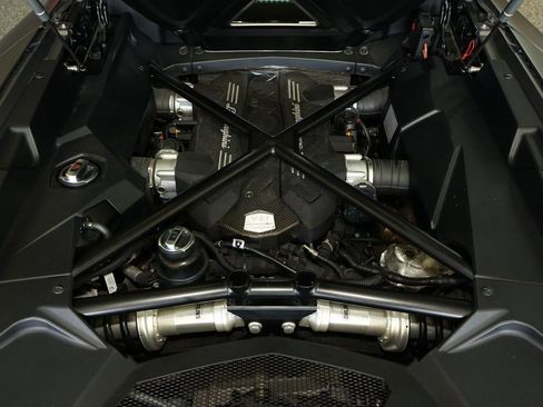 Used 2015 Lamborghini Aventador LP 700-4 image 29