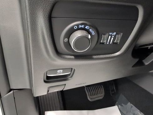 New 2025 Jeep Grand Cherokee Laredo w/ Luxury Tech Group I image 15