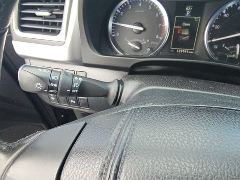 Used 2015 Toyota Highlander Limited w/ Driver Technology Package AWD/4WD image 14
