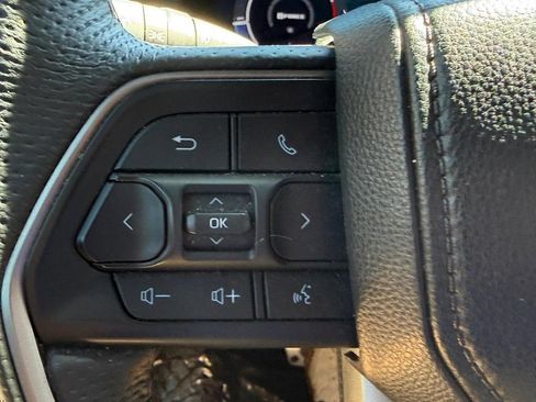 Used 2025 Toyota Tacoma TRD Sport AWD/4WD image 25