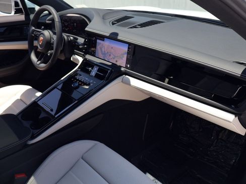 New 2026 Porsche Panamera 4 AWD/4WD image 24