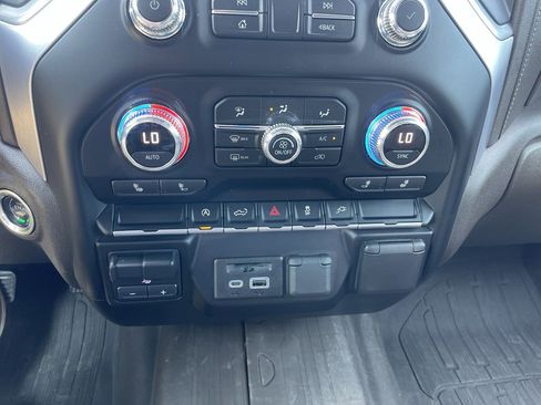 Used 2020 GMC Sierra 1500 SLT image 27