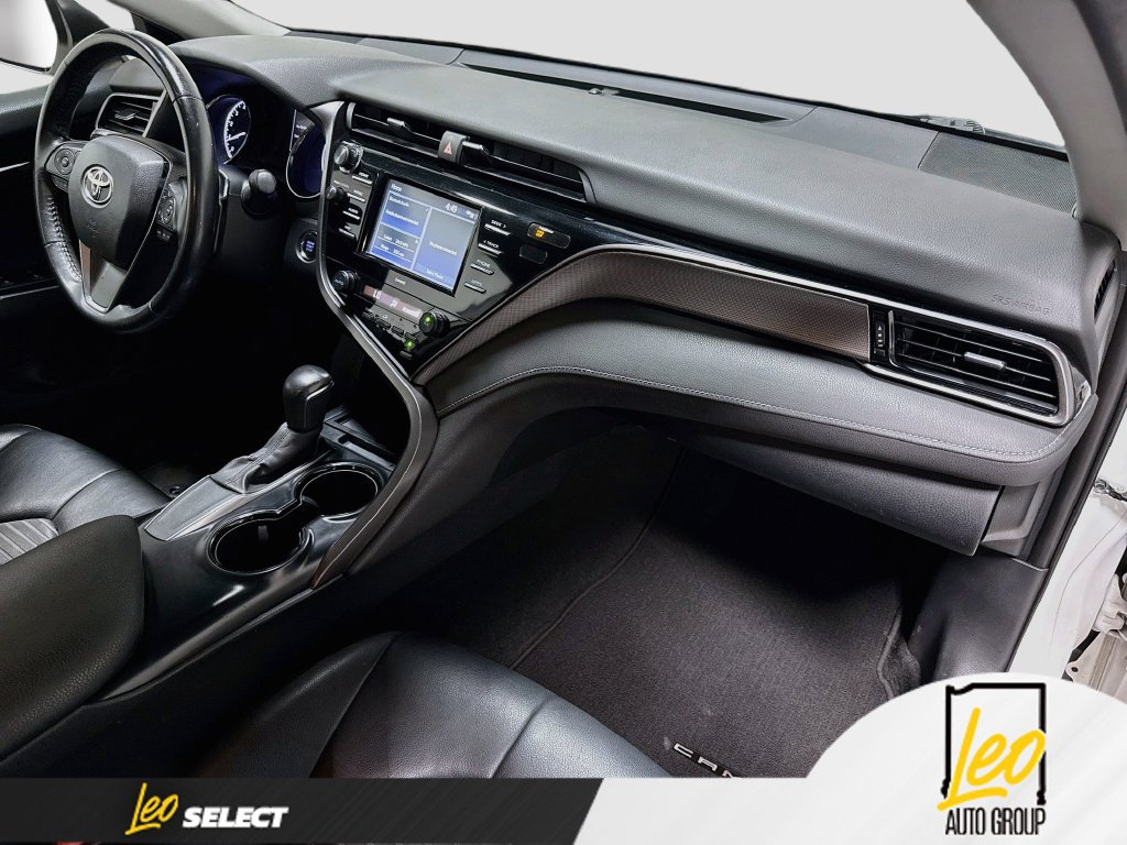 Used 2020 Toyota Camry SE w/ Convenience Package FWD image 29