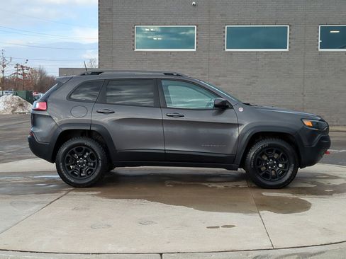 Used 2020 Jeep Cherokee Trailhawk w/ Cold Weather Group image 9