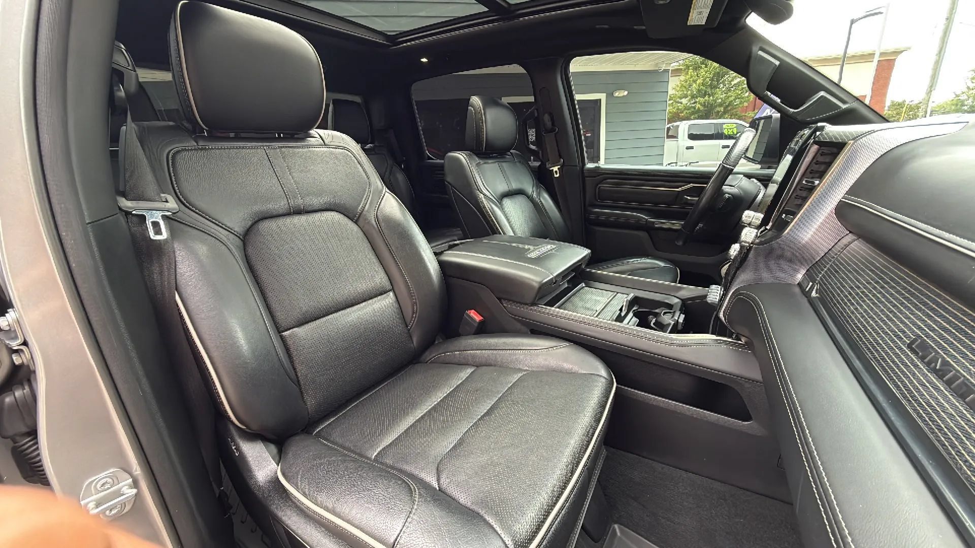 Used 2019 RAM 1500 Limited AWD/4WD image 29