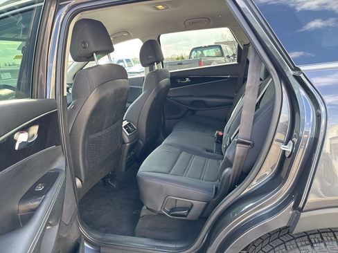 Used 2017 Kia Sorento LX w/ LX Convenience Package image 34