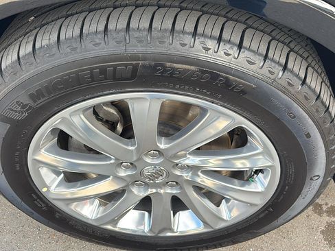 Used 2020 Buick Envision Essence image 12