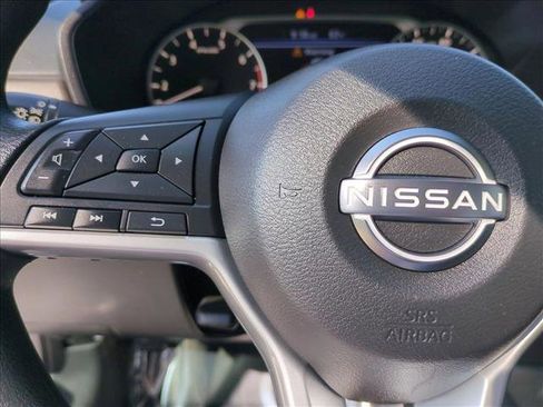 Used 2025 Nissan Altima 2.5 SV FWD image 28