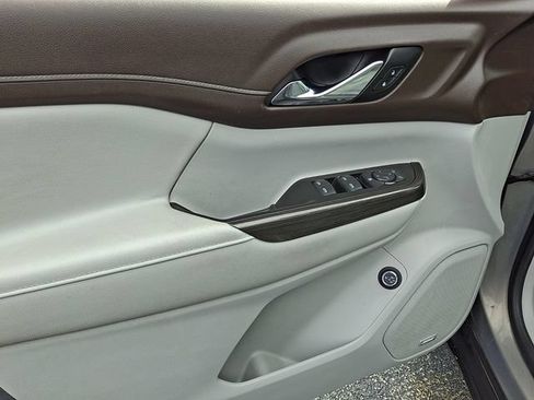 Used 2019 GMC Acadia SLT w/ LPO, Floor Liner Package AWD/4WD image 13
