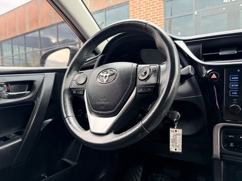 Used 2017 Toyota Corolla SE w/ Carpet Mat Package (TMS) FWD image 9