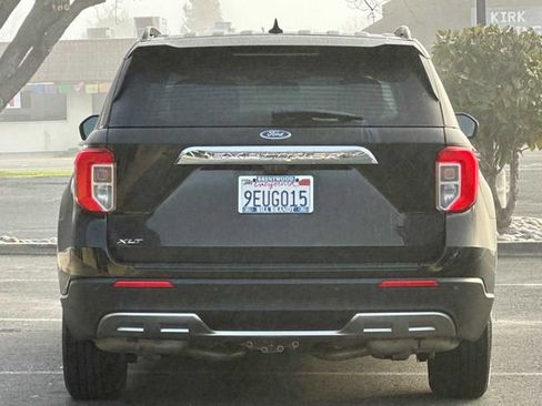 Used 2022 Ford Explorer XLT w/ Equipment Group 202A image 8