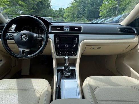 Used 2012 Volkswagen Passat 2.5 SE FWD image 12
