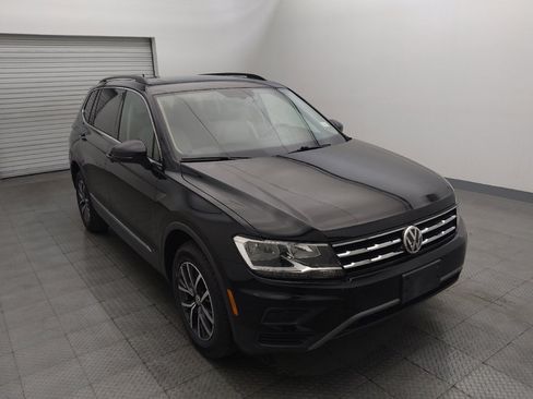 Used 2020 Volkswagen Tiguan SE w/ Panoramic Sunroof Package image 13