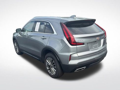 Used 2025 Cadillac XT4 Premium Luxury FWD image 7