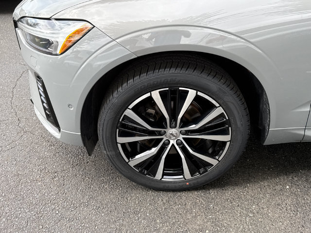 Certified 2024 Volvo XC60 B5 Plus w/ Climate Package AWD/4WD image 8