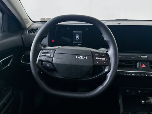 Used 2025 Kia K4 LXS image 18