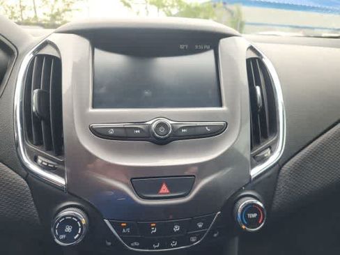 Used 2017 Chevrolet Cruze LT w/ Convenience Package FWD image 27