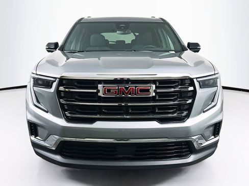 Used 2025 GMC Acadia Elevation image 2