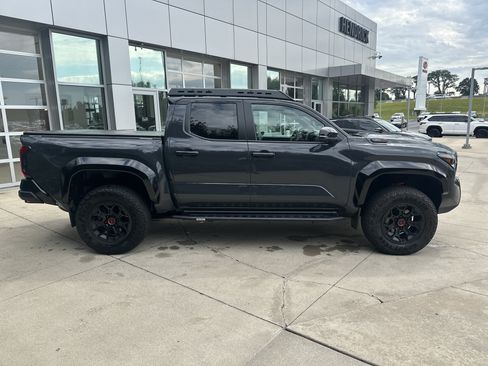 Used 2024 Toyota Tacoma TRD Pro AWD/4WD image 9
