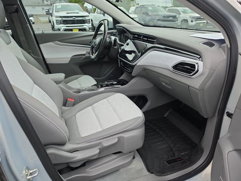 Certified 2023 Chevrolet Bolt EUV Premier w/ Sun & Sound Package FWD image 17