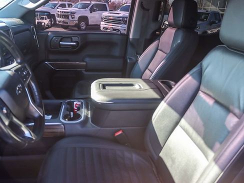 Used 2021 Chevrolet Silverado 1500 LT Trail Boss w/ Convenience Package II image 9