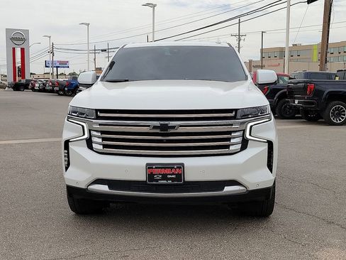 Used 2021 Chevrolet Tahoe High Country w/ Premium Package RWD image 3