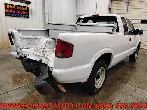 Used 2002 Chevrolet S10 Pickup 2WD Extended Cab w/ Preferred Equipment Group image 3