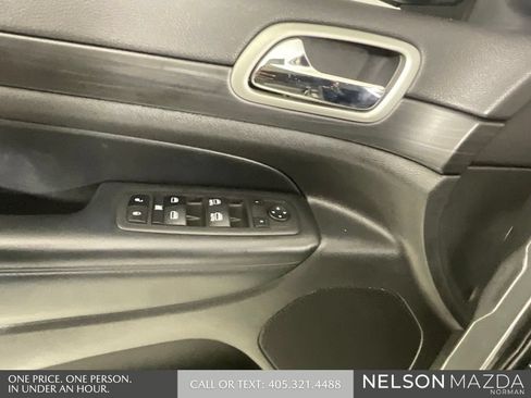 Used 2021 Jeep Grand Cherokee Laredo X AWD/4WD image 21