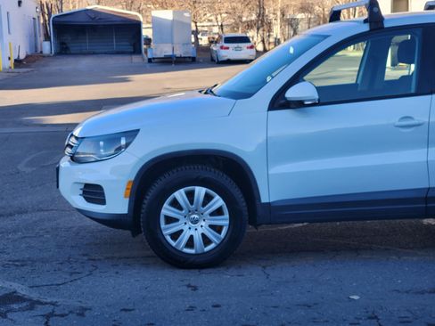 Used 2018 Volkswagen Tiguan Limited image 2