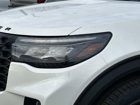 New 2026 Ford Explorer ST-Line w/ ST-Line Street Pack image 9