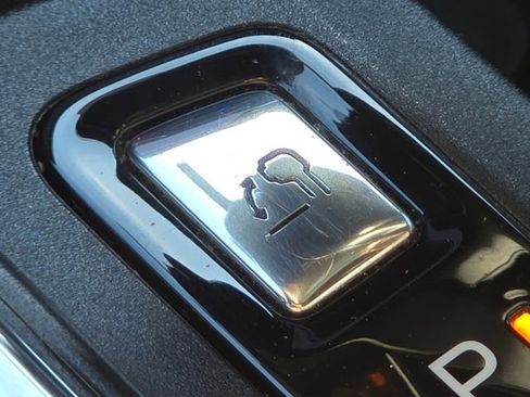 Used 2022 Ford F150 Platinum AWD/4WD image 19