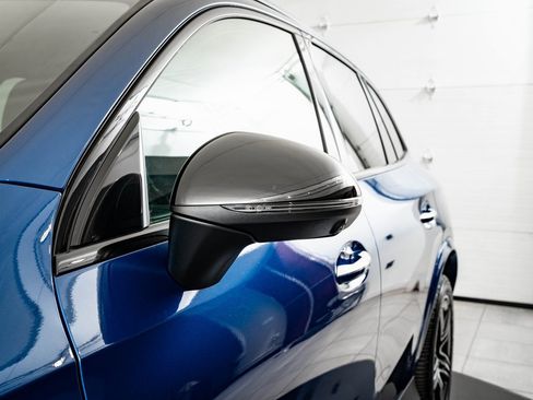 Used 2024 Mercedes-Benz GLC 300 4MATIC w/ AMG Line image 17