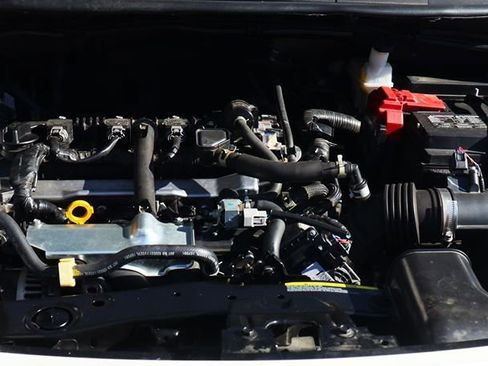 Used 2022 Nissan Versa SR w/ Convenience Package image 56