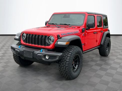 Used 2025 Jeep Wrangler Unlimited Rubicon 4xe w/ Safety Group AWD/4WD image 3