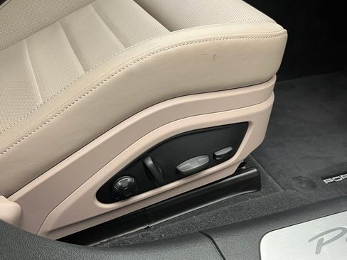 Used 2025 Porsche Panamera 4 image 34