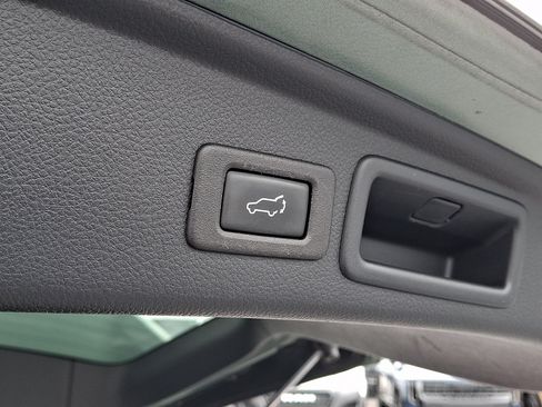 Used 2018 Subaru Forester 2.5i Premium AWD/4WD image 29