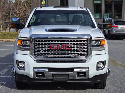 Used 2017 GMC Sierra 3500 Denali w/ Duramax Plus Package AWD/4WD image 11