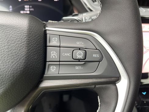 New 2026 Jeep Grand Cherokee Altitude AWD/4WD image 28