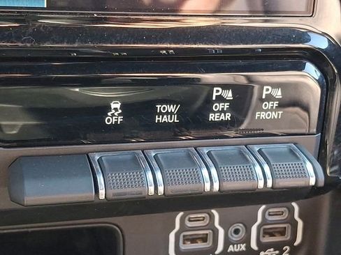 Used 2023 RAM 1500 Laramie AWD/4WD image 27