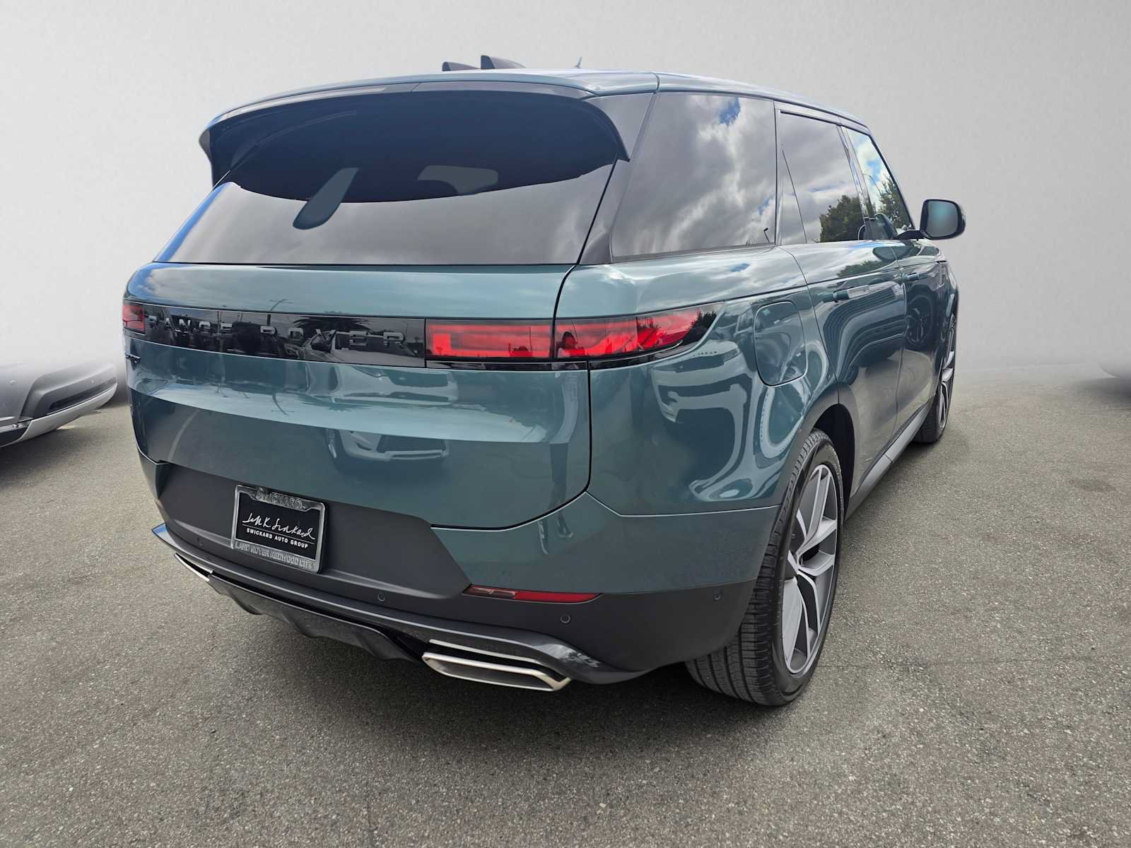 New 2027 Land Rover Range Rover Sport SE AWD/4WD image 5