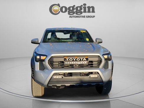 Used 2024 Toyota Tacoma TRD Off-Road image 2