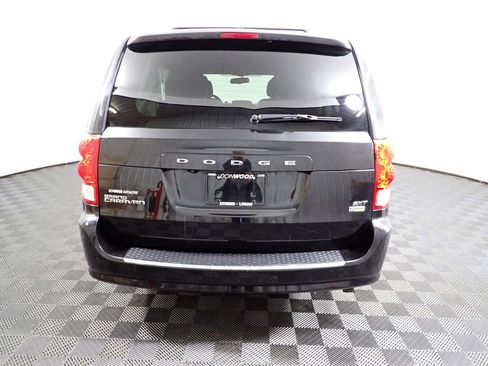 Used 2017 Dodge Grand Caravan SXT FWD image 18