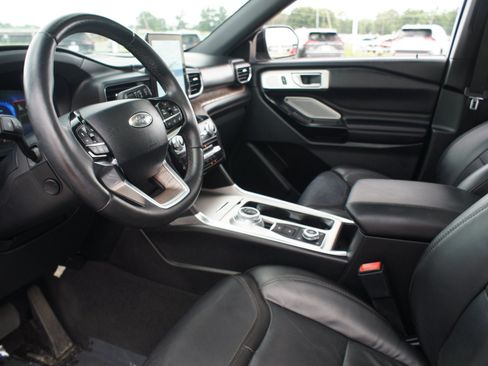 Used 2022 Ford Explorer Platinum w/ Equipment Group 601A AWD/4WD image 15