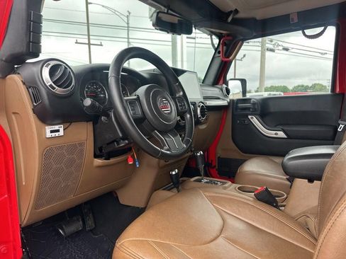 Used 2015 Jeep Wrangler Unlimited Sahara AWD/4WD image 29