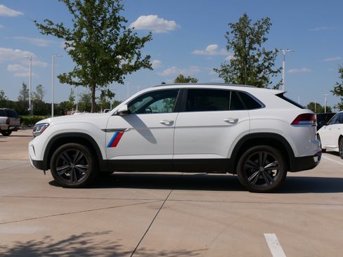 Used 2020 Volkswagen Atlas Cross Sport SEL AWD/4WD image 6