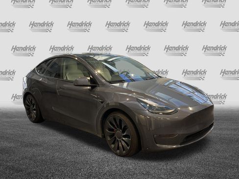 Used 2023 Tesla Model Y Performance AWD/4WD image 2