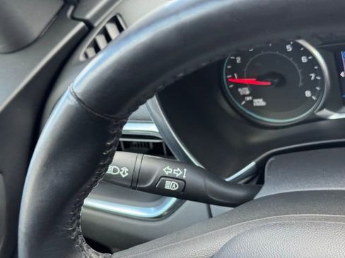 Used 2020 Chevrolet Equinox LT image 25