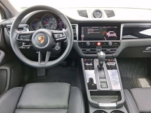 Certified 2026 Porsche Macan AWD/4WD image 12