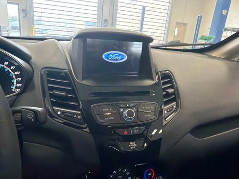 Used 2019 Ford Fiesta SE w/ Equipment Group 201A FWD image 4