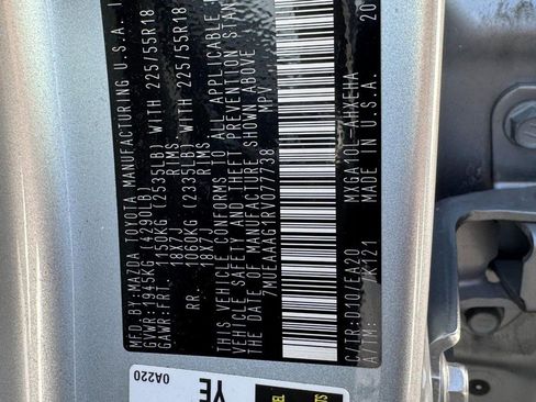 Used 2024 Toyota Corolla Cross XLE image 24